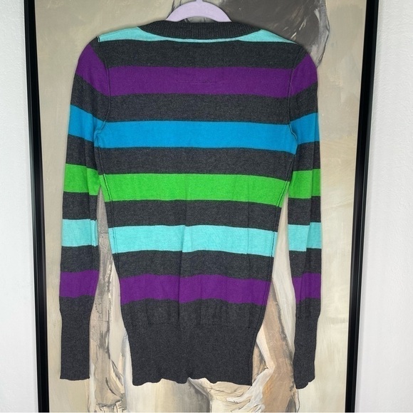 NOLLIE Striped Thin V Neck Skater Sweater - Picture 3 of 4